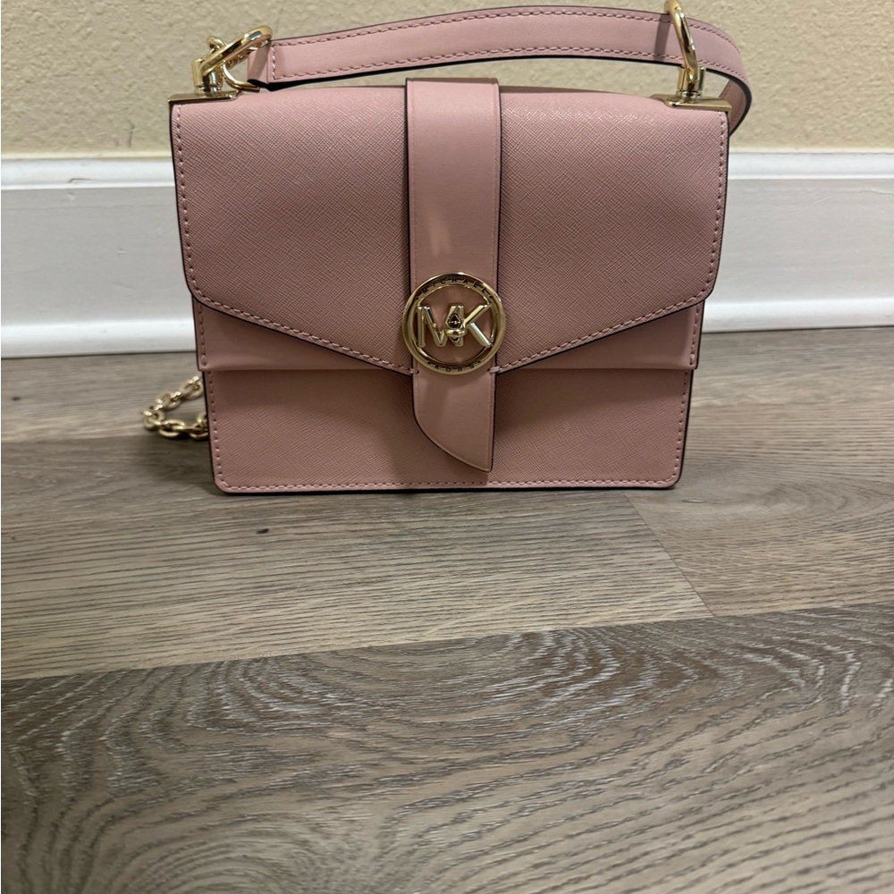 Michael Kors Blush Crossbody Bag with Gold Chain - Picture 2 of 5